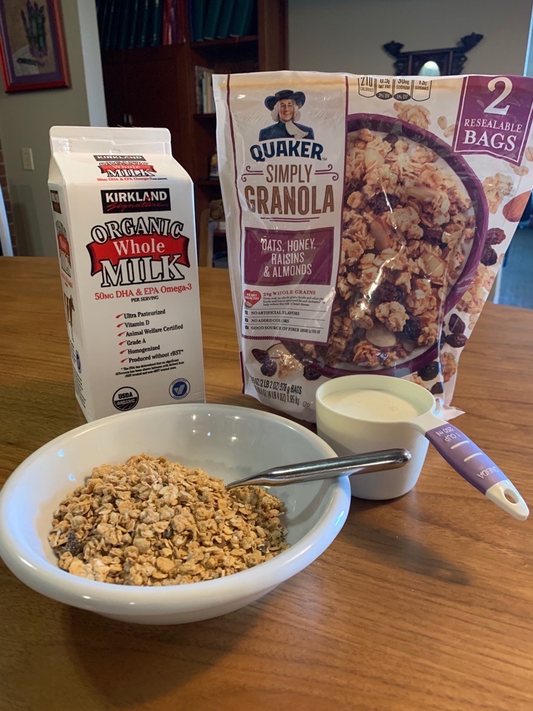 Quaker Oats Granola with milk (two servings)